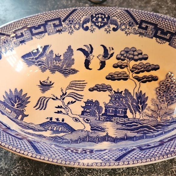 Vintage Blue Willow Oval 10' Serving Bowl - Picture 10 of 11